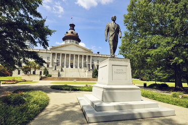USA, South Carolina, Columbia, Statue of Senator Strom Thurmond at South Carolina State House - BR000669