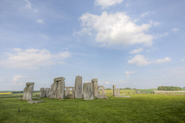 Vereinigtes Königreich, England, Wiltshire, Ansicht von Stonehenge - ZCF000144