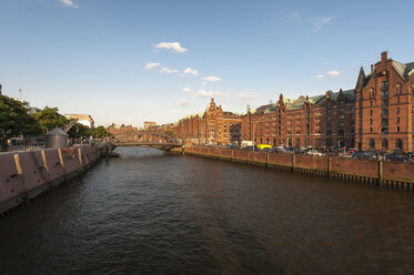 Deutschland, Hamburg, Alte Speicherstadt, Blick auf den Zollkanal - RJF000262