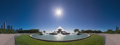 USA, Illinois, Chicago, Millennium Park with Buckingham Fountain stock photo