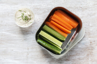 Vegetable sticks with oat dip - EVGF000898