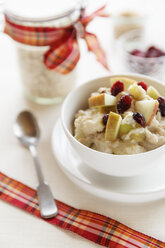 Porridge mit Äpfeln und Preiselbeeren - EVGF000904