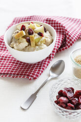 Porridge with apples and cranberries - EVGF000905
