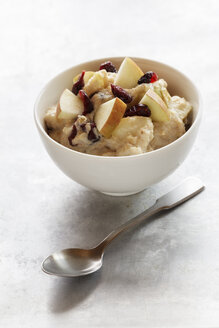 Porridge mit Äpfeln und Preiselbeeren - EVGF000909