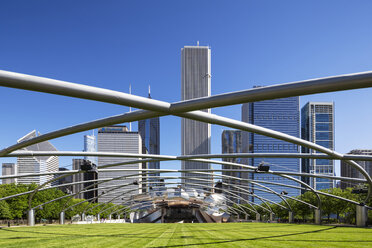 USA, Illinois, Chicago, Millennium Park, Jay Pritzker Pavilion - FOF007097