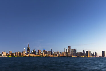 USA, Illinois, Chicago, Skyline, Willis Tower and Lake Michigan, Blue hour - FOF007235