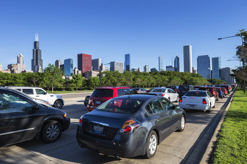 USA, Illinois, Chicago, traffic jam on Lake Shore Drive - FO007146