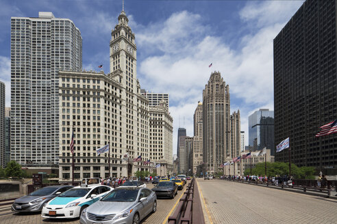 USA, Illinois, Chicago, Wrigley Building und Tribune Tower - FOF007158