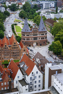 Deutschland, Schleswig-Holstein, Lübeck, Altstadt, Holstentor - KRPF001030