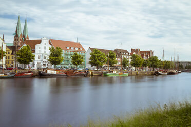 Germany, Schleswig-Holstein, Luebeck, old town, Museum harbour and Saint Mary's Church in the background - KRP001044