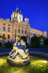 Austria, Vienna, Maria-Theresien-Platz, Museum of Art History and fountain in the evening - PUF000058