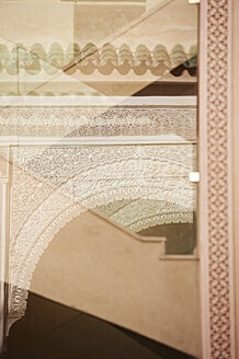 Marokko, Fes, Hotel Riad Fes, Ornamente und Reflexionen - KMF001489