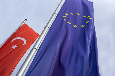 Türkische und EU-Flagge, lizenzfreies Stockfoto