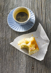 Cup of espresso and butter cake - KSWF001328