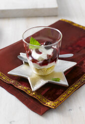 Cream cheese and cherry cake in a glass - KSWF001337