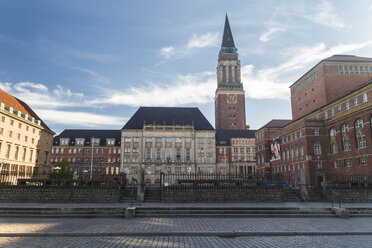 Deutschland, Schleswig-Holstein, Kiel, Rathaus - KRP001055