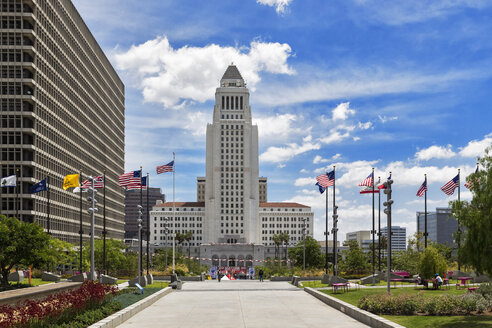 USA, Kalifornien, Los Angeles, Grand Park und Rathaus von Los Angeles - FOF006940