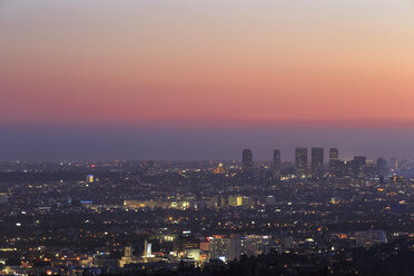 USA, Kalifornien, Los Angeles, Skyline bei Sonnenuntergang - FOF006993