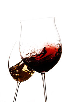 Rotwein und Weißwein werden gelüftet - IPF000154
