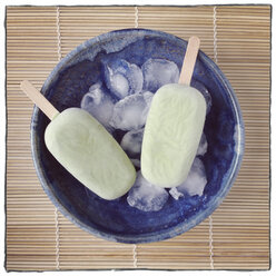 Matcha yogurt popsicles - EVGF000868