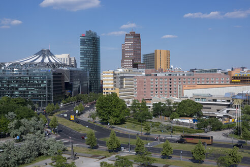 Deutschland, Berlin, Potsdamer Platz, Sony Center und Bahntower - WIF000991