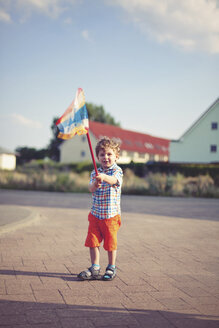 Happy little boy with net - AFF000080