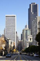 USA, California, San Francisco, view along California Street to Oakland Bay Bridge - BRF000686