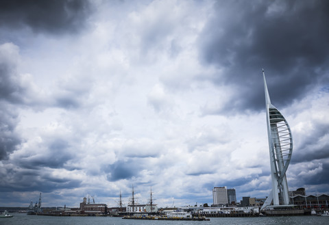 Vereinigtes Königreich, England, Hampshire, Portsmouth, Hafen, Spinnaker Tower, lizenzfreies Stockfoto