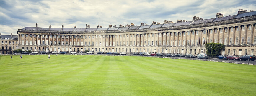 Vereinigtes Königreich, England, Somerset, Bath, Royal Crescent - DISF000999