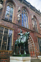 Germany, Bremen, equestrian statue at the town hall - KRPF001076