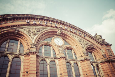 Germany, Bremen, central station - KRPF001077