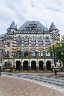 Deutschland, Bremen, Fassade des Landgerichtsgebäudes - KRPF001078