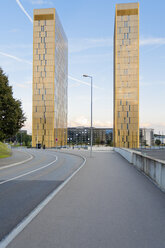 Luxemburg, Luxemburg-Stadt, Blick auf die Zwillingstürme des Europäischen Gerichtshofs von unten - MSF004184