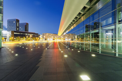 Luxembourg, Luxembourg City, Modern buildings at the Place de l'Europe at night - MSF004194