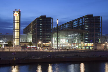 Germany, Berlin, Berlin Main Station at Spree river in the evening - WIF001011