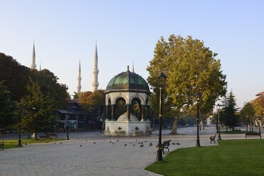 Türkei, Istanbul, Kaiser-Wilhelm-Brunnen am Hippodrom - LHF000378