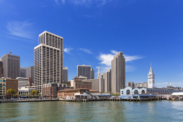 USA, Kalifornien, San Francisco, Pier 14 mit Ferry Building - FOF007031