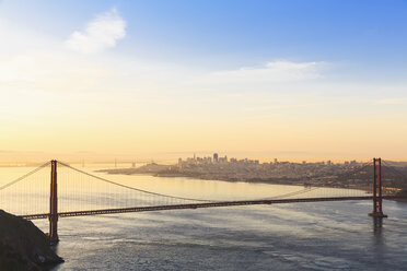 USA, California, San Francisco, skyline and Golden Gate Bridge seen from Hawk Hill - FOF007022