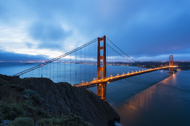 USA, California, San Francisco, skyline and Golden Gate Bridge at the blue hour seen from Hawk Hill - FOF007045