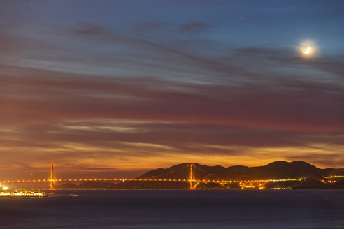 USA, Kalifornien, San Francisco, Golden Gate Bridge - FO007056