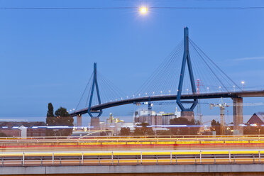 Germany, Hamburg, Port of Hamburg, Blurred car lights on bridges - MSF004269