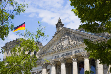 Deutschland, Berlin, Reichstagsgebäude bei Sonnenuntergang - PSF000644