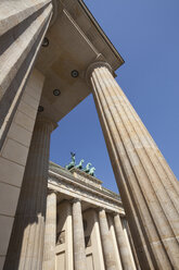 Deutschland, Berlin, Pariser Platz, Brandenburger Tor, Quadriga - WIF001020