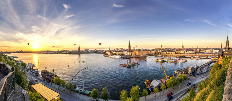 Schweden, Stockholm, Blick vom Monteliusvaegen bei Sonnenuntergang - PUF000064