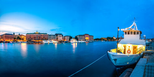 Sweden, Stockholm, Harbour, Blue hour - PUF000065