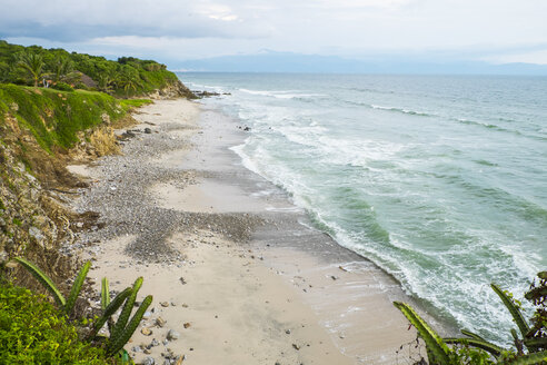 Mexico, Pacific Coast, beach at La Cruz de Huanacaxtle - ABAF001480