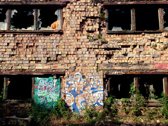 Germany, detail of a ruined house - TKF000376