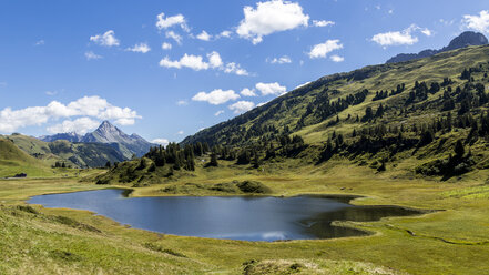 Austria, Vorarlberg, Kalbelesee mountain lake - STSF000505