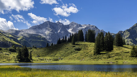 Austria, Vorarlberg, Koerbersee mountain lake - STSF000506