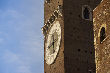 Italien, Venetien, Verona, Torre dei Lamberti, Uhrenturm - YFF000240